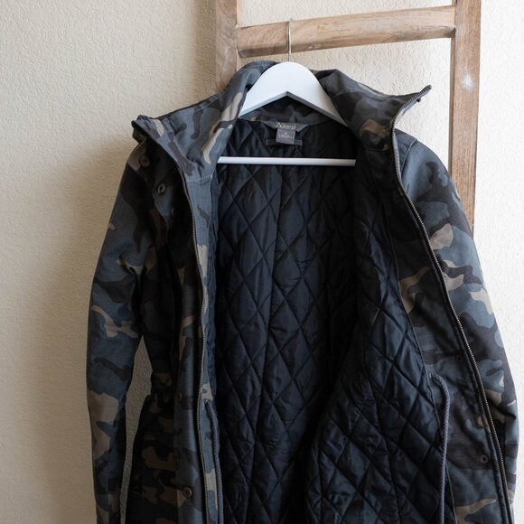 Natural Reflections Camo Hooded Parka Jacket | Women's M | Quilted Lining - Picture 8 of 10